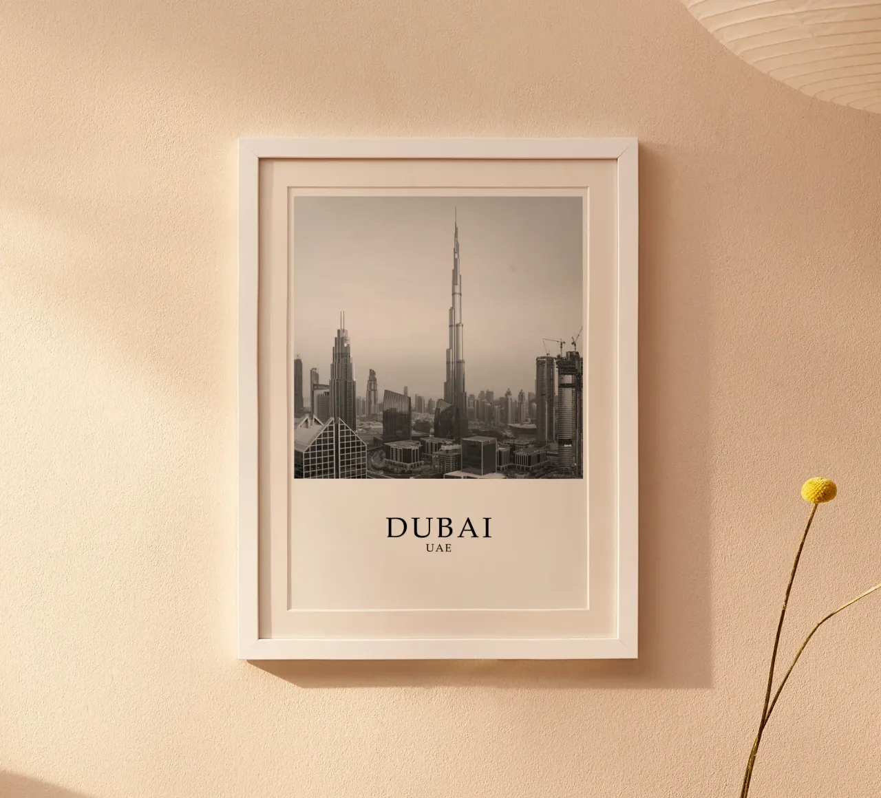 Dubai Emirati Arabi Uniti Skyline Burj Khalifa Scena in scala di grigi poster con telaio in plastica da Charnwood Prints