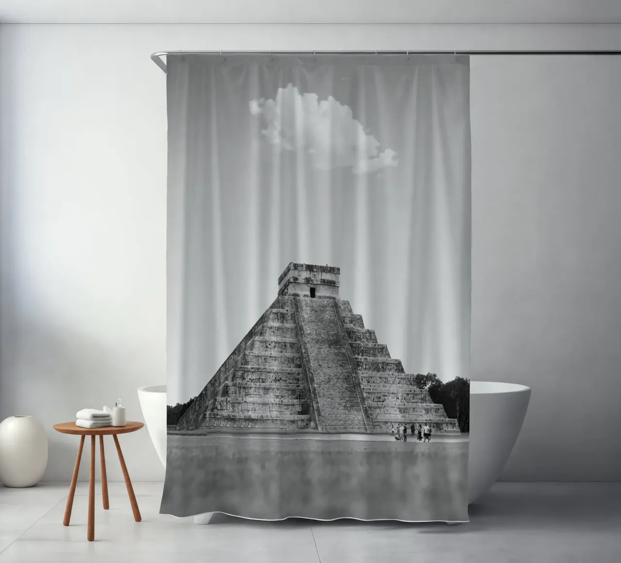 Chechen Itza Messico Architettura Storica Scena in scala di grigi tenda da doccia da Charnwood Prints