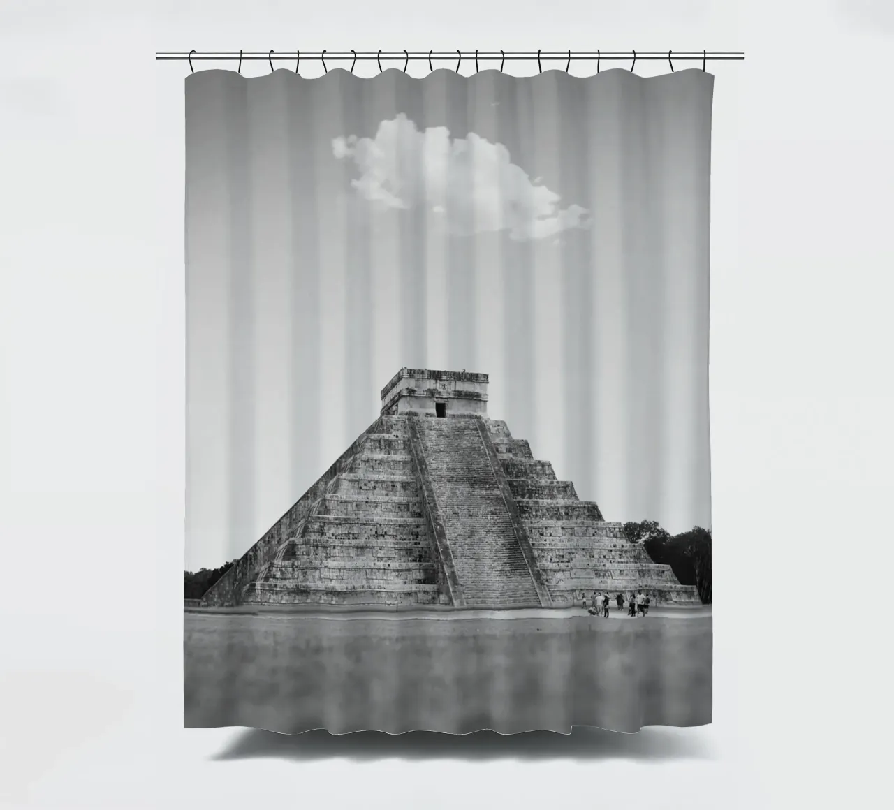 Chechen Itza Messico Architettura Storica Scena in scala di grigi tenda da doccia da Charnwood Prints