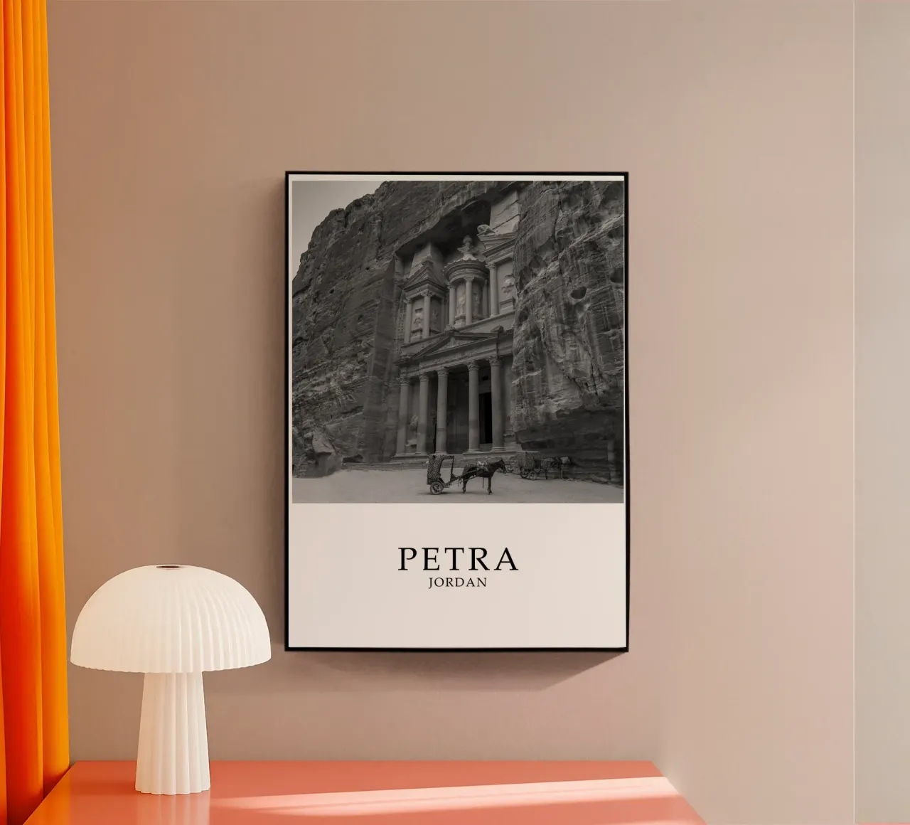 Petra Giordania Scena di architettura storica in scala di grigi plexiglass da Charnwood Prints
