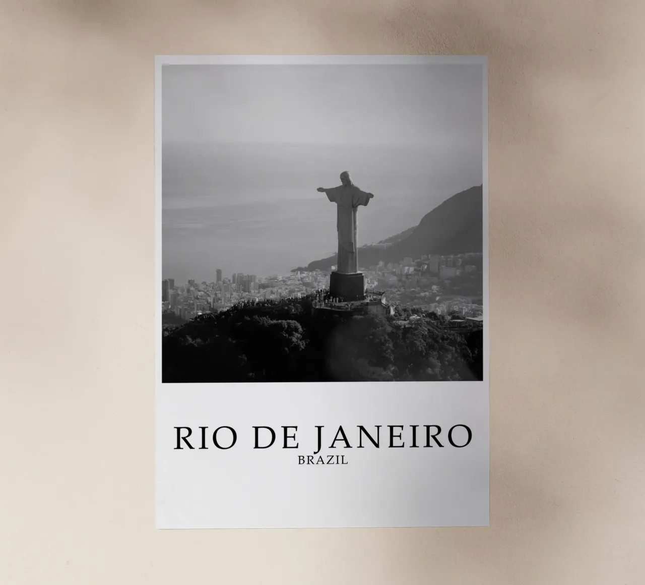 Rio de Janeiro Brasile Cristo Redentore Skyline in scala di grigi pellicola backlit da Charnwood Prints