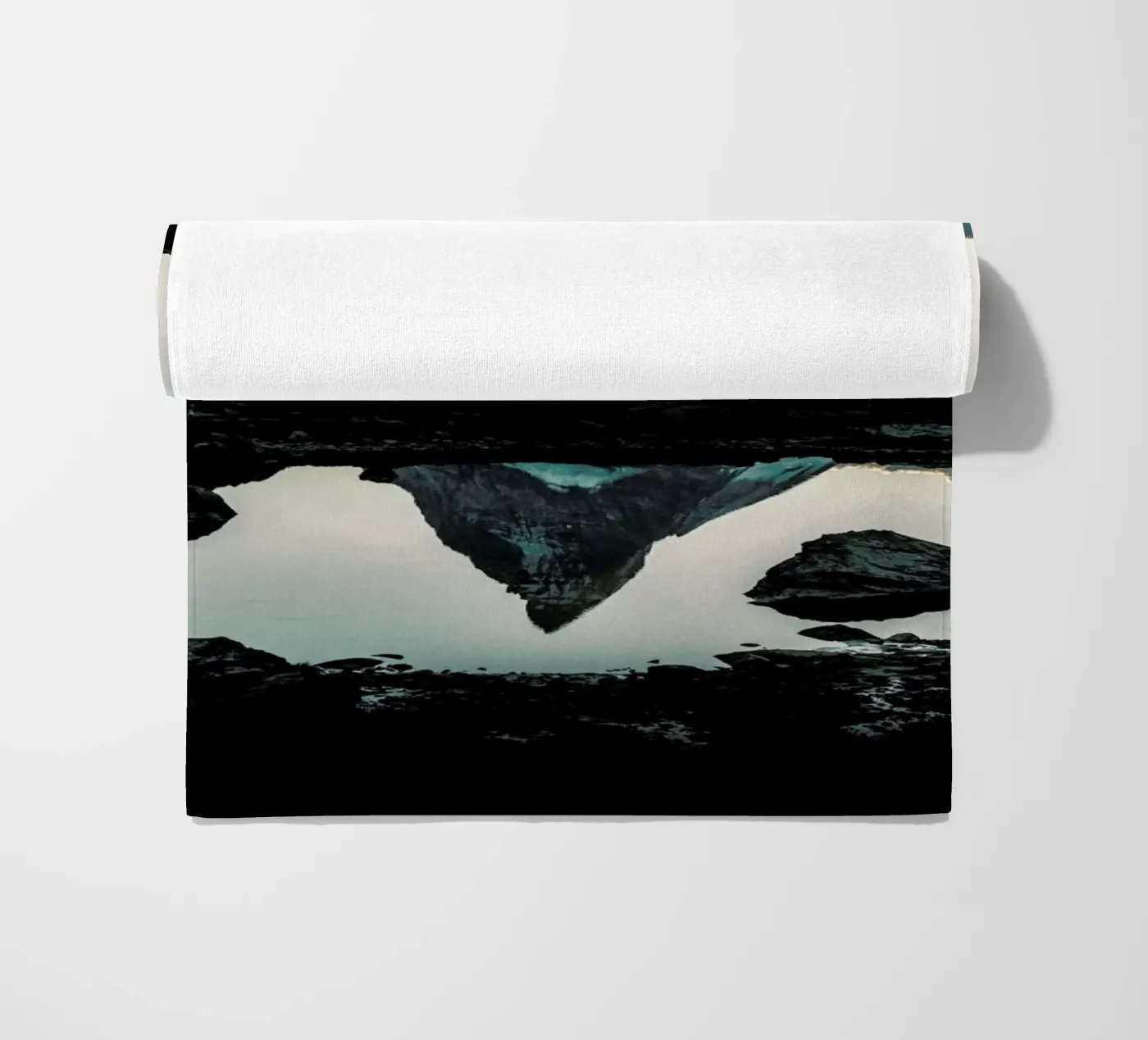 Perfect Solitude telo mare da METROPOLIS