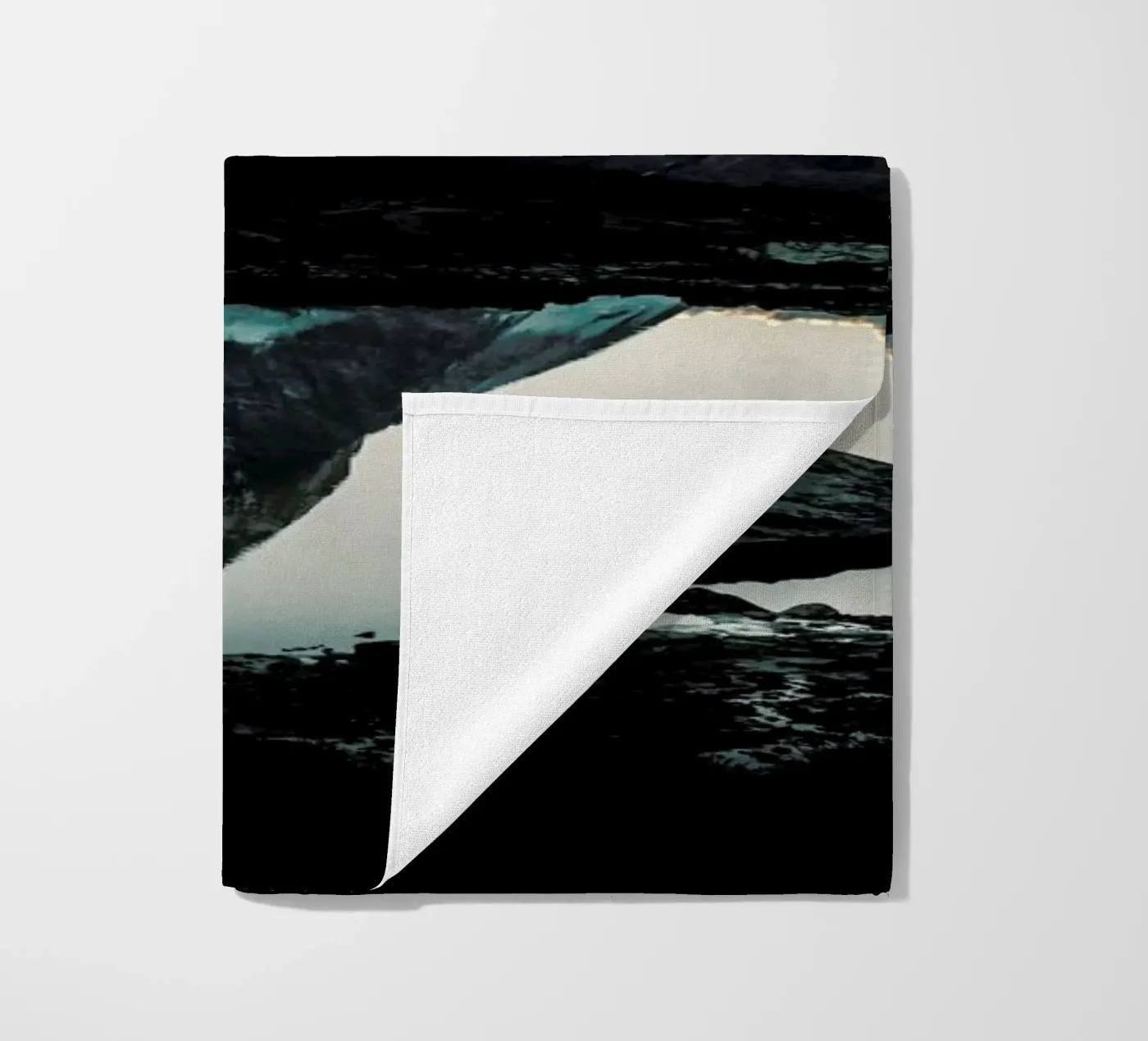 Perfect Solitude telo mare da METROPOLIS