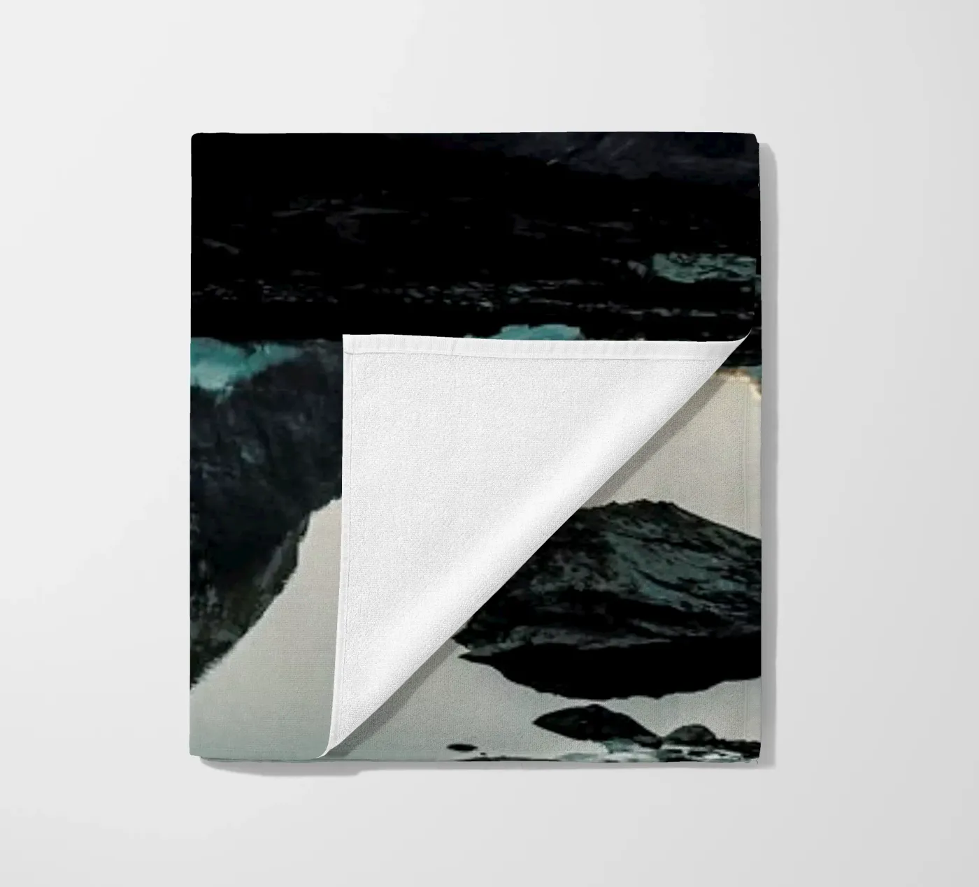 Perfect Solitude telo mare da METROPOLIS