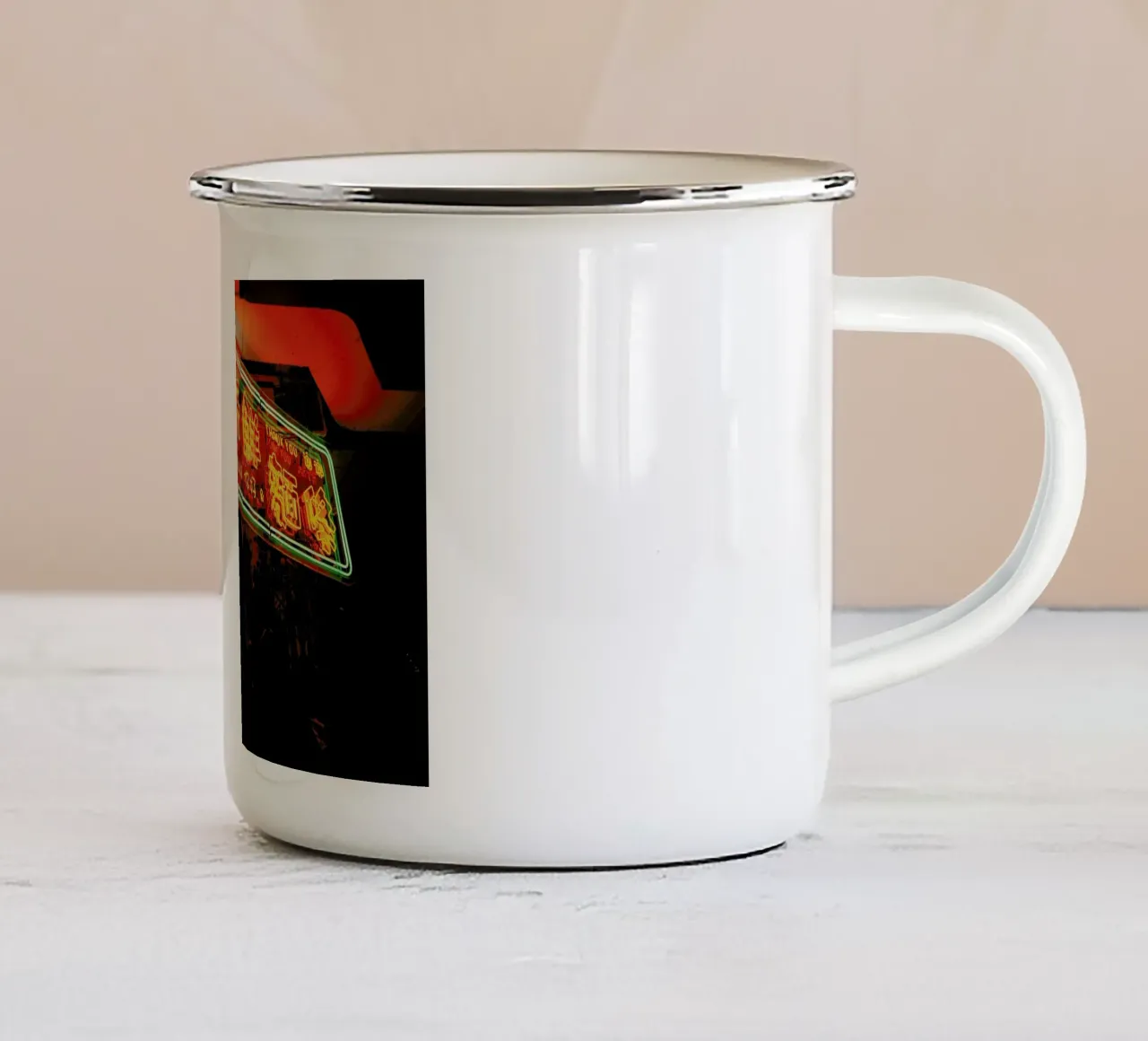 Take Away tazza in smalto da Philipp Reinhard