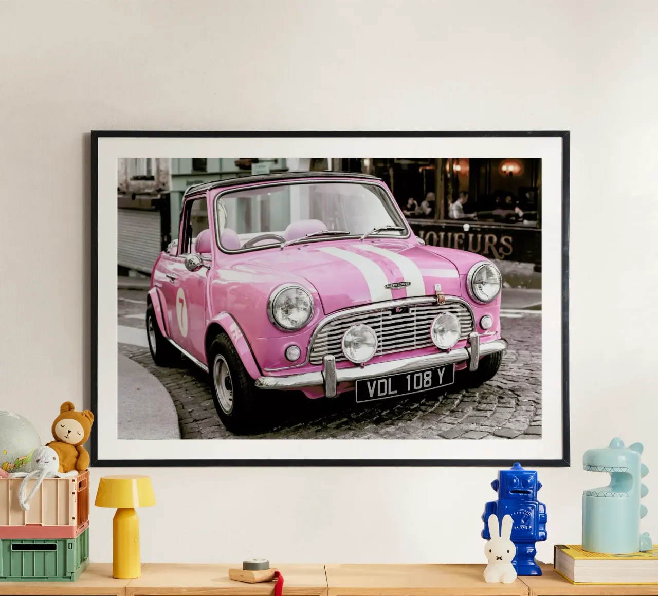 Pink Austin Cooper poster con telaio in plastica da Magdalena Martin Photography