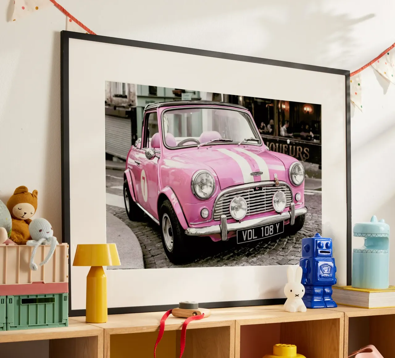 Pink Austin Cooper poster con telaio in plastica da Magdalena Martin Photography