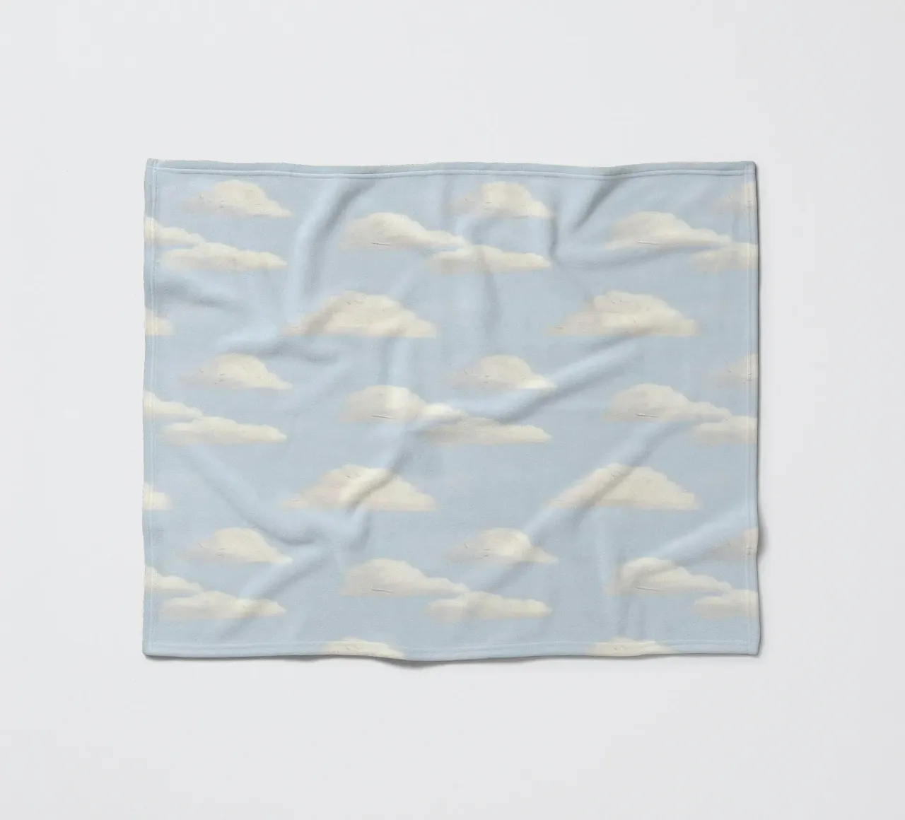 Valzer di nuvole bianche in un cielo blu pastello Calma e spiritualità coperta in pile da Gentle Echoes Art