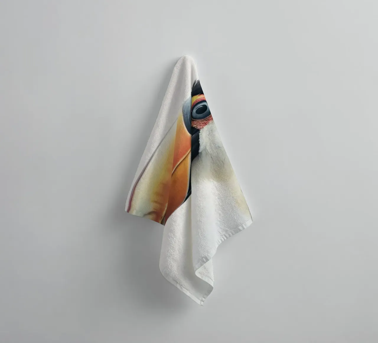 An elegant toucan towel by 🎁 ARTVI-SHOP