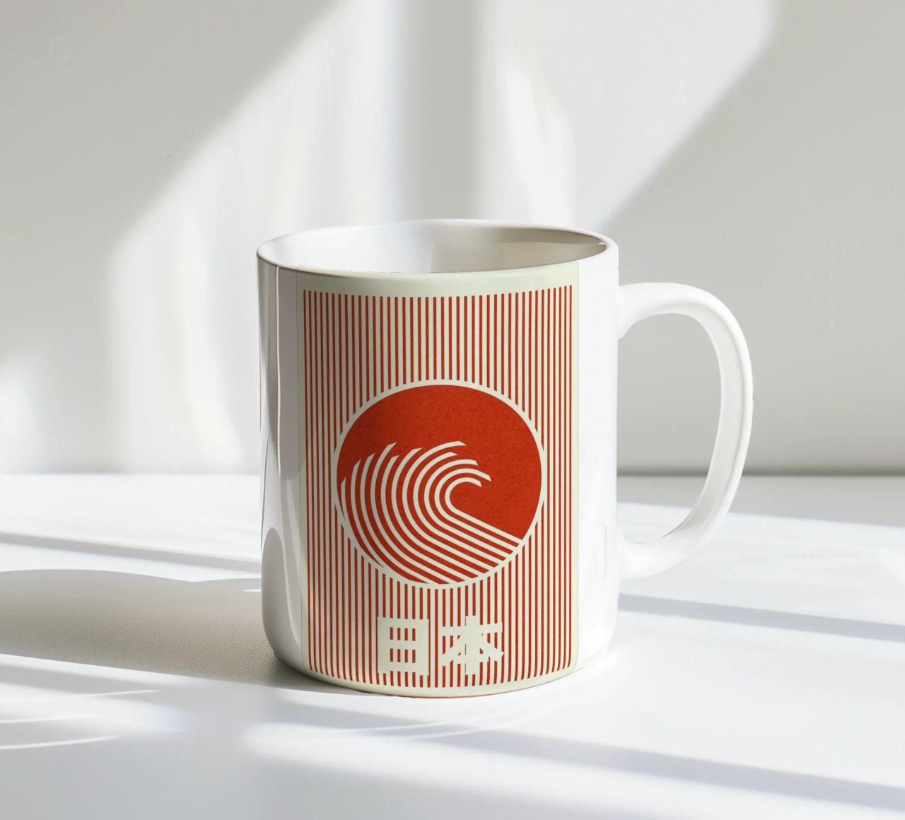 Great Wave Of Nippon tazza in ceramica da Rosi Feist