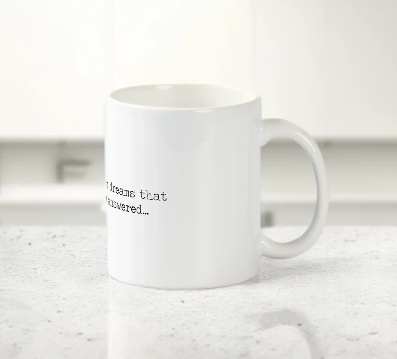 Ai sogni che trovano risposta citazione di fantasia minimalista tazza in ceramica da Summer Soul Co. - Quotes