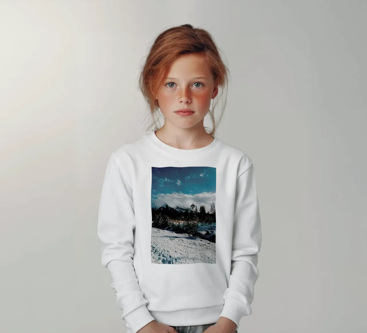 Mountains And Trees felpa bambino da Sebastian Hilgetag