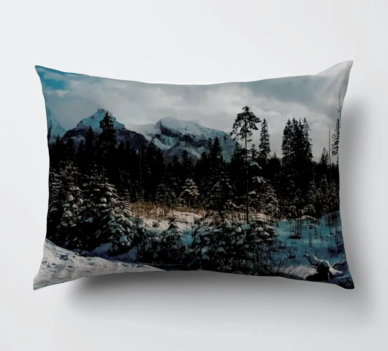 Mountains And Trees cuscino da Sebastian Hilgetag