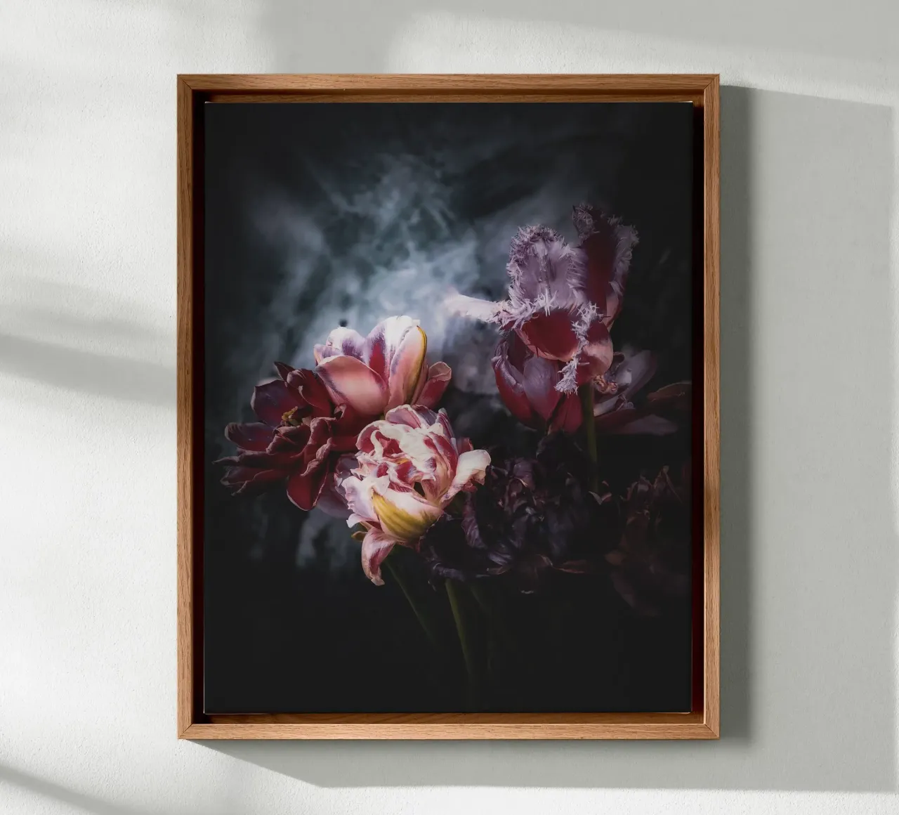 Moody Tulip Bouquet tela con Cornice a cassetta da flowers.and.delight
