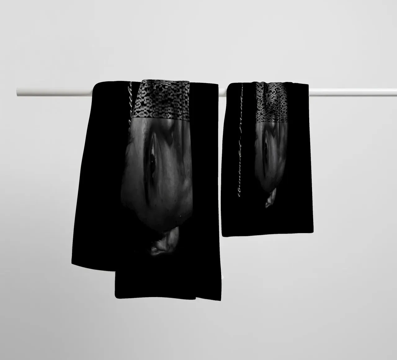 Unintended (Text art) toalla de baño de Gunawan Rb