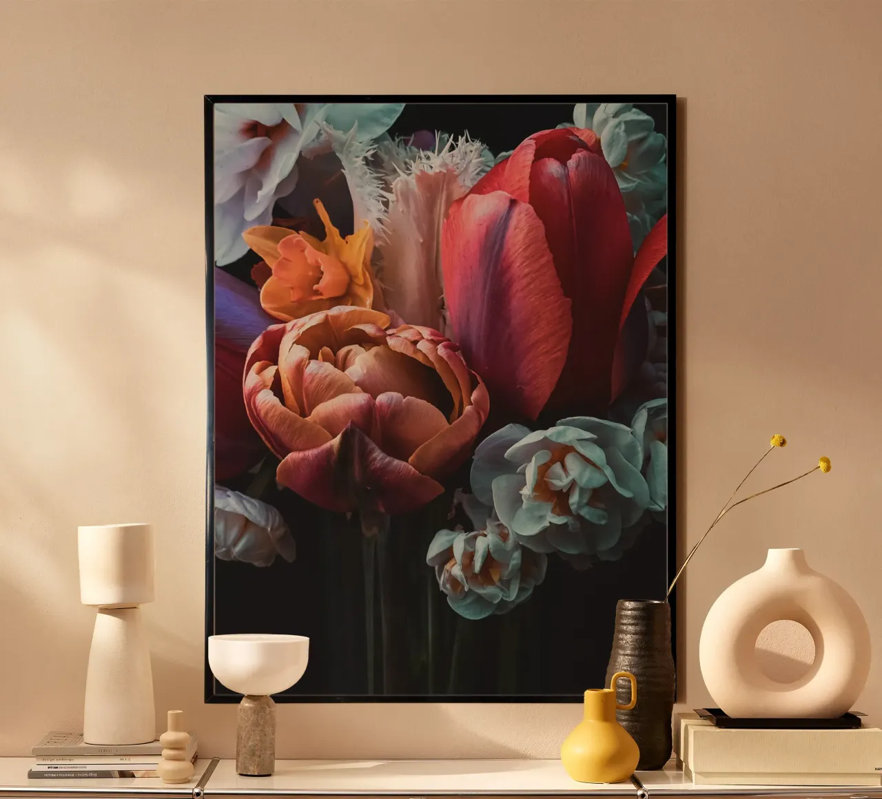 Tulip Flower Bouquet poster con telaio in plastica da flowers.and.delight