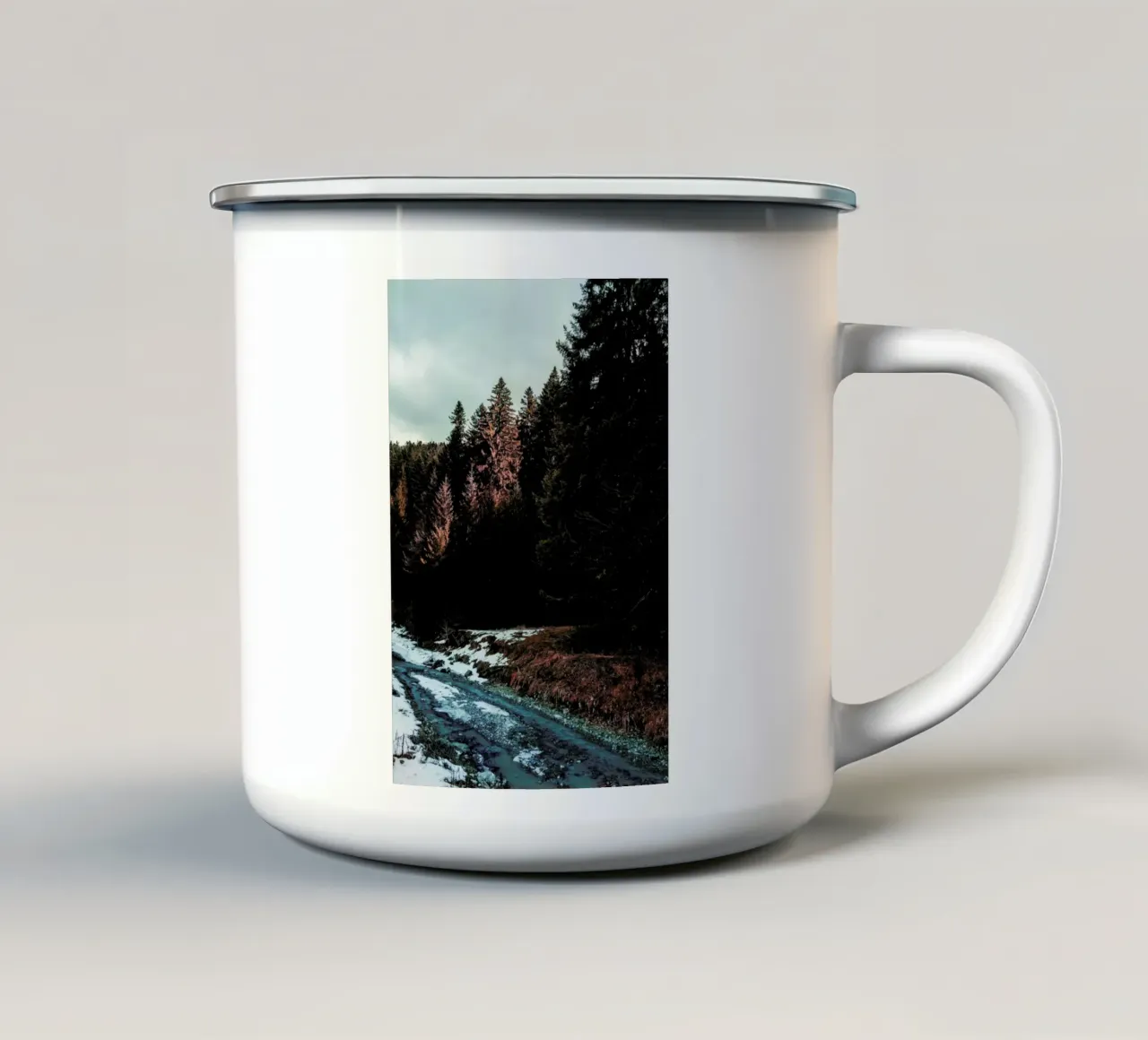River By The Forest tazza in smalto da Sebastian Hilgetag
