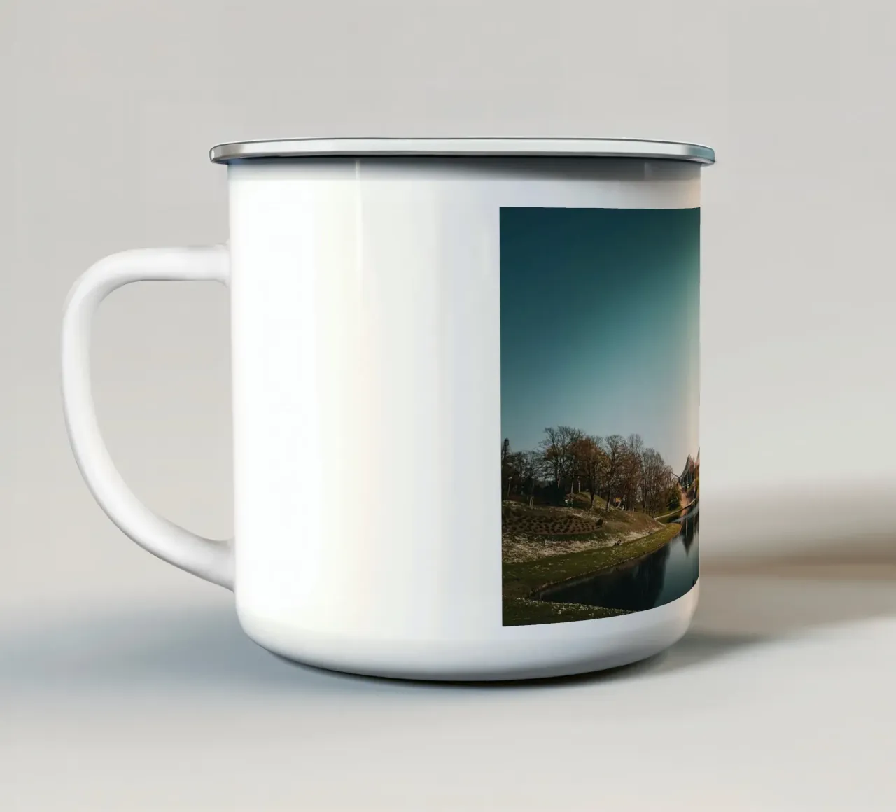 Olympia Turm tazza in smalto da Jonas Klein