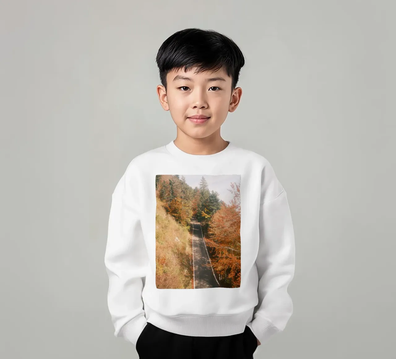 Autumn Road Through the Forest felpa bambino da FujiSwiss