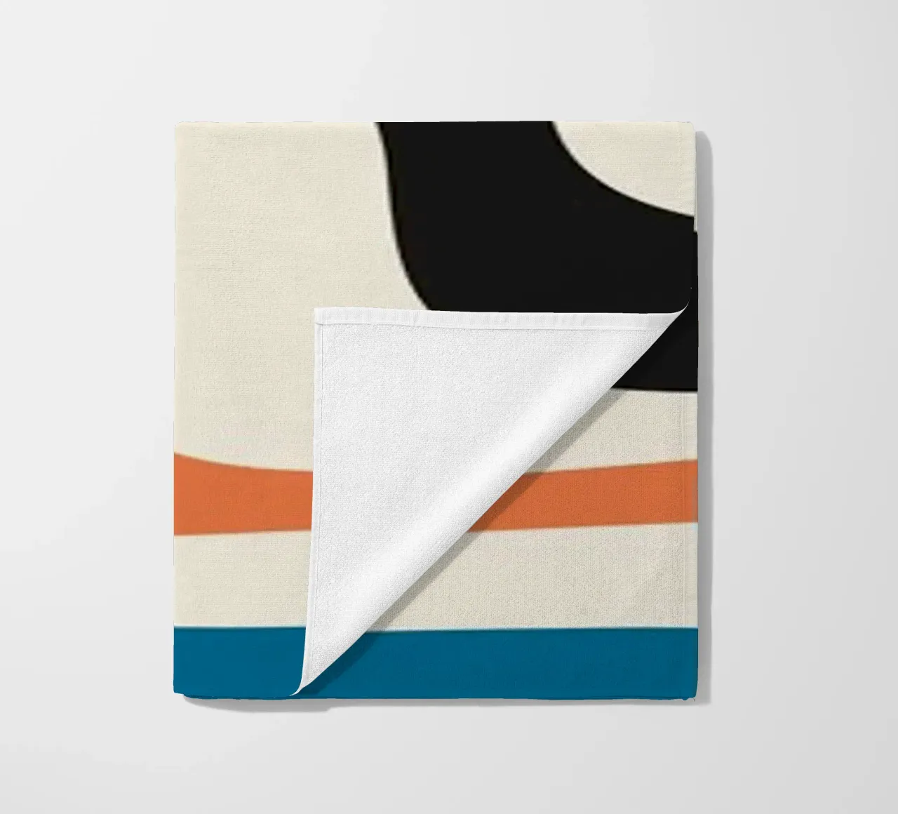 Stampa a colori astratta con linee ondulate di ispirazione Bauhaus telo mare da NorwesClub