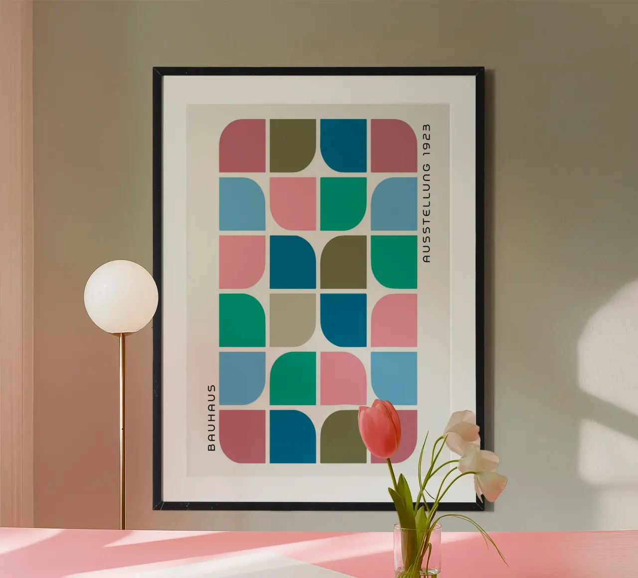 Exposition Bauhaus 1923 Geometric Color Pattern poster avec cadre en plastique de NorwesClub