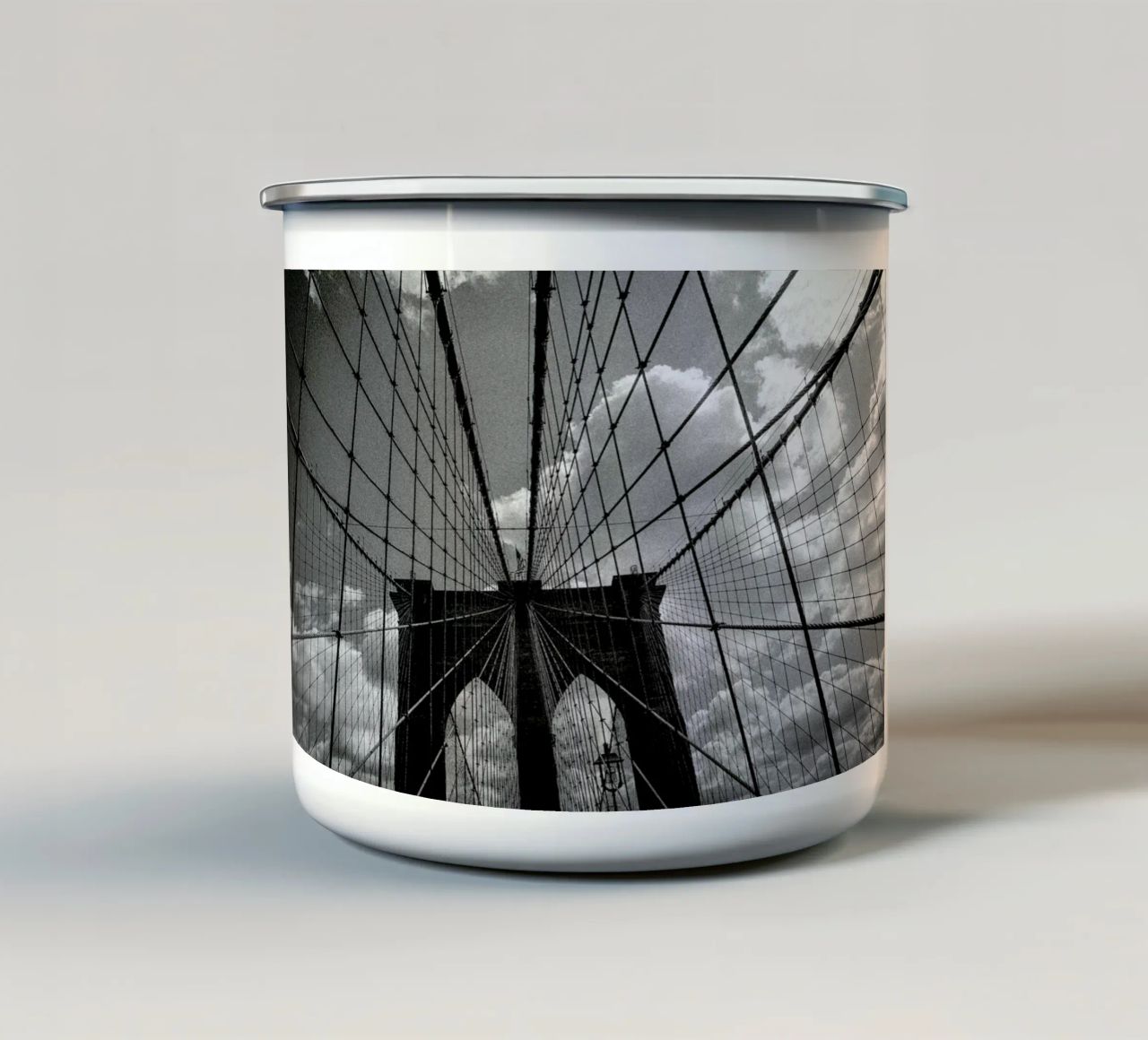 Upper Bridge tazza in smalto da Philipp Reinhard