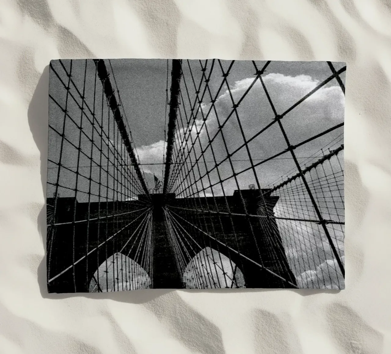 Upper Bridge Strandtuch von Philipp Reinhard