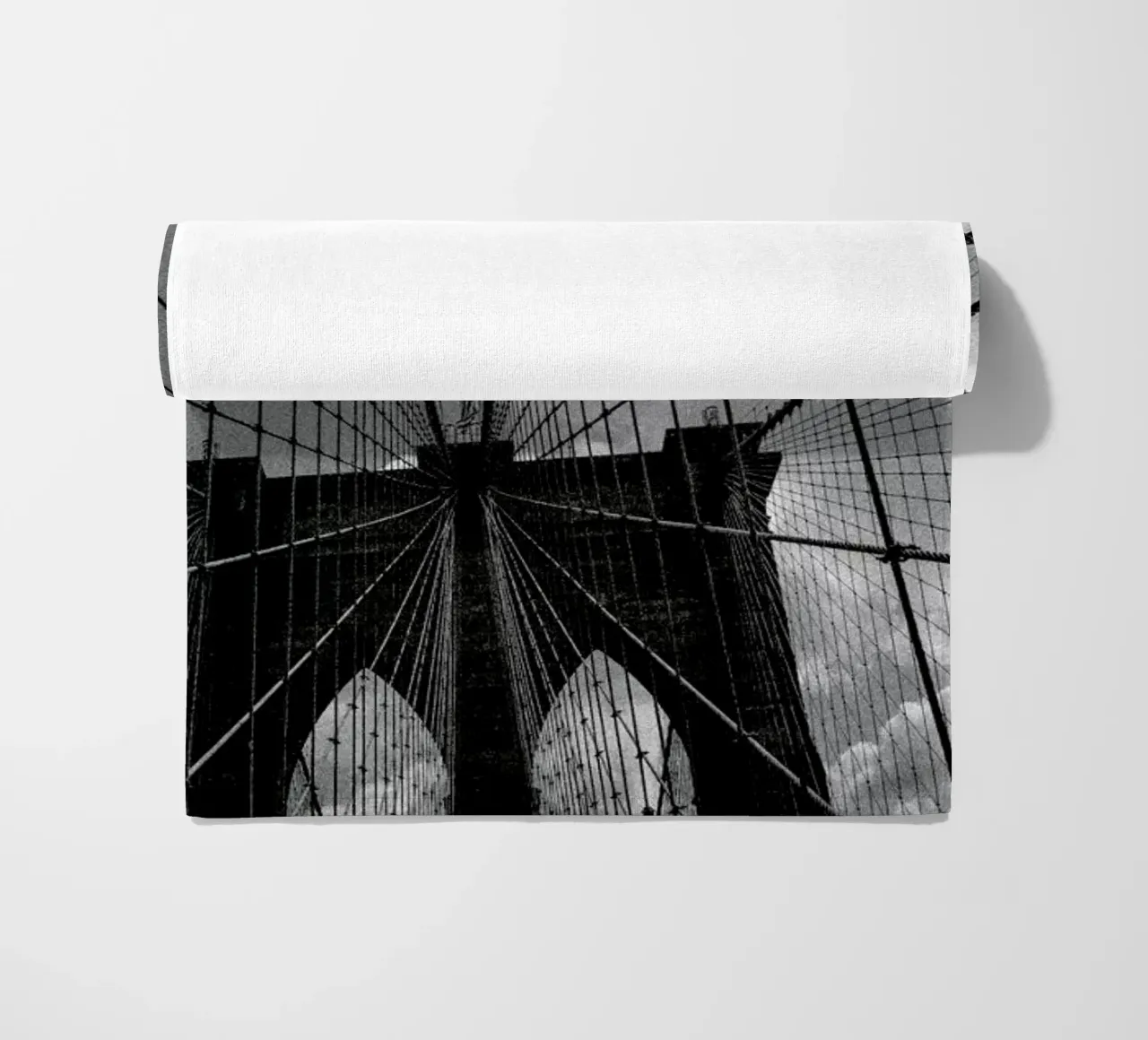 Upper Bridge Strandtuch von Philipp Reinhard