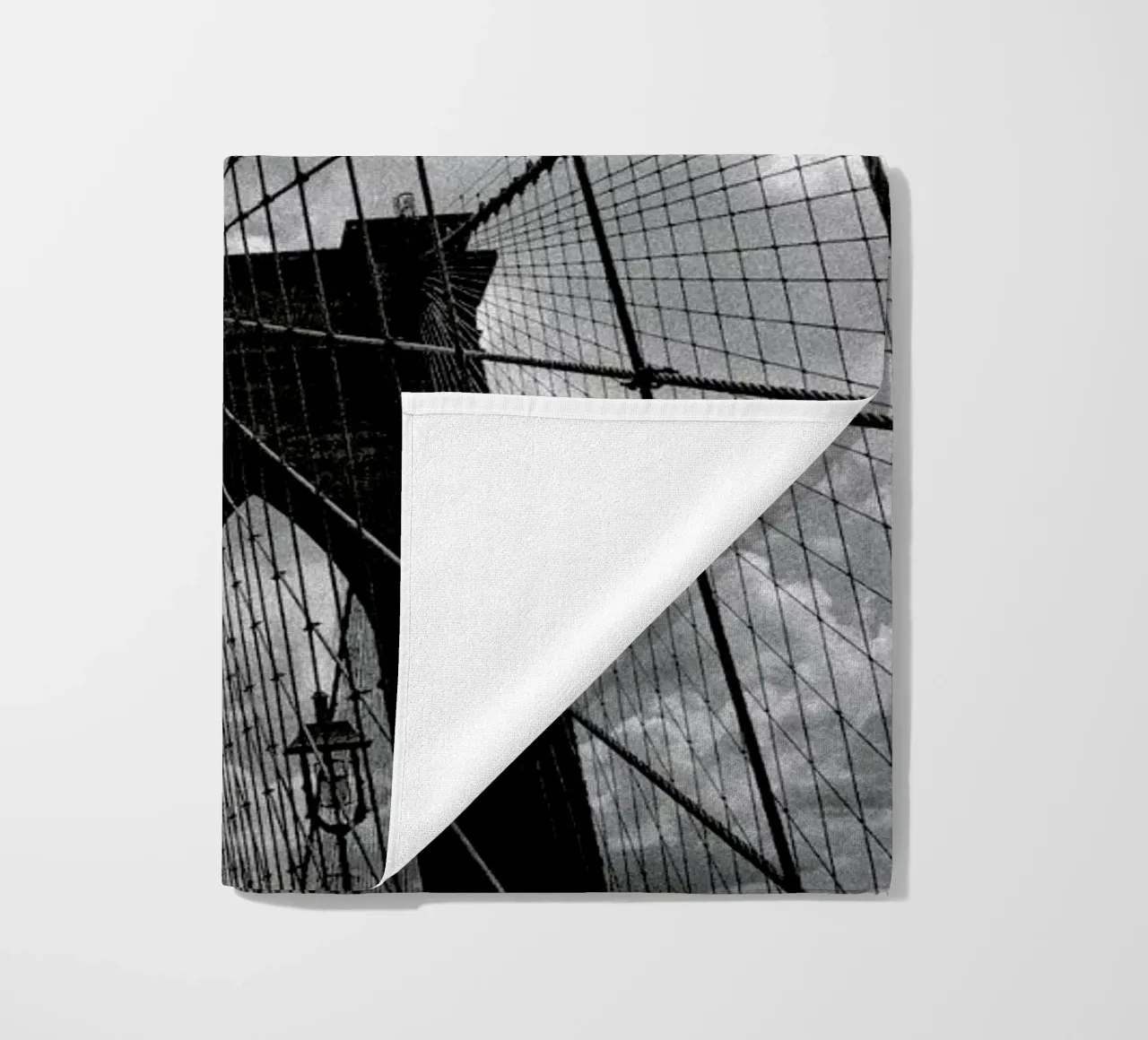 Upper Bridge Strandtuch von Philipp Reinhard