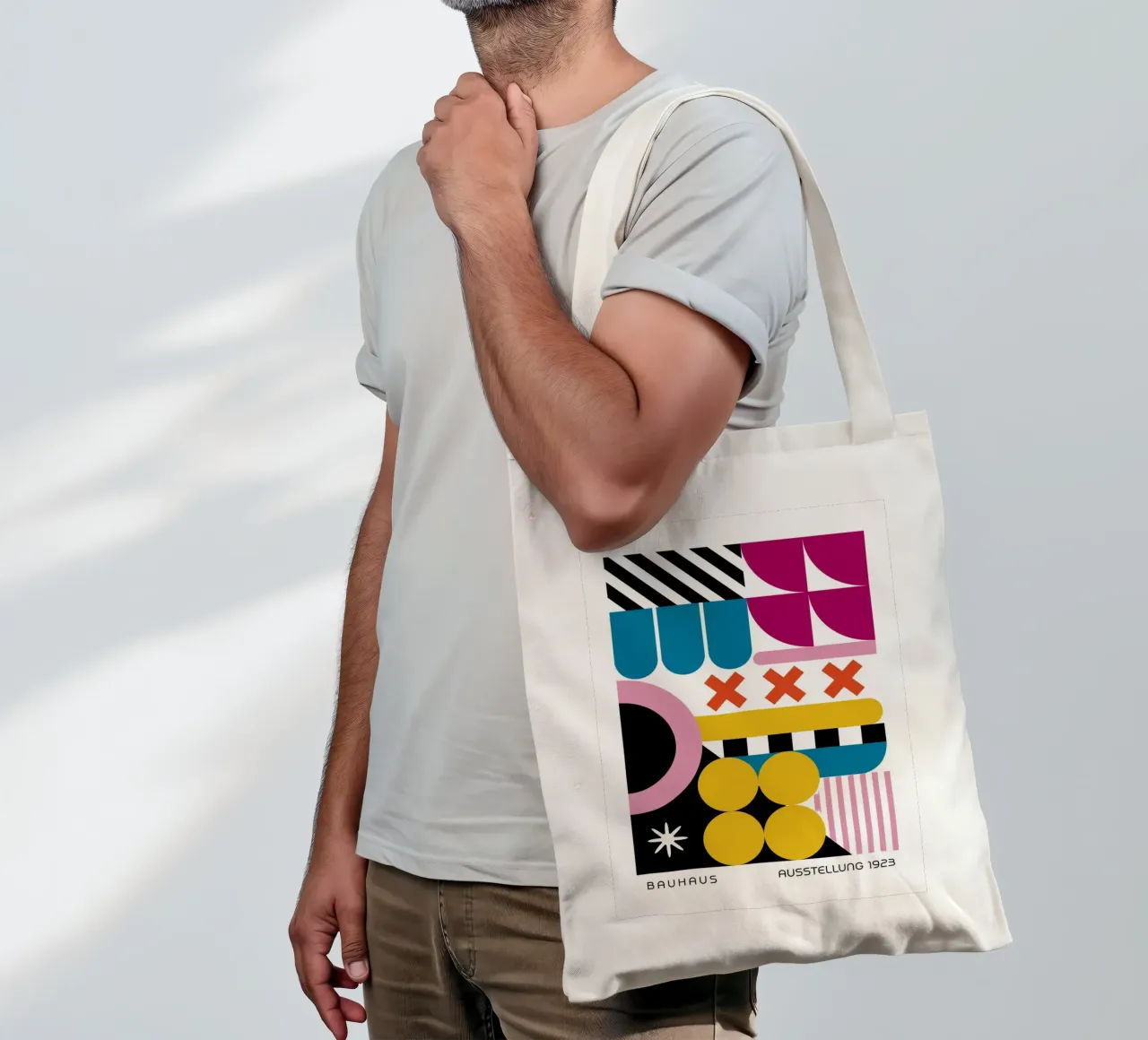 Mostra Bauhaus 1923 Design geometrico a colori borsa in juta da NorwesClub
