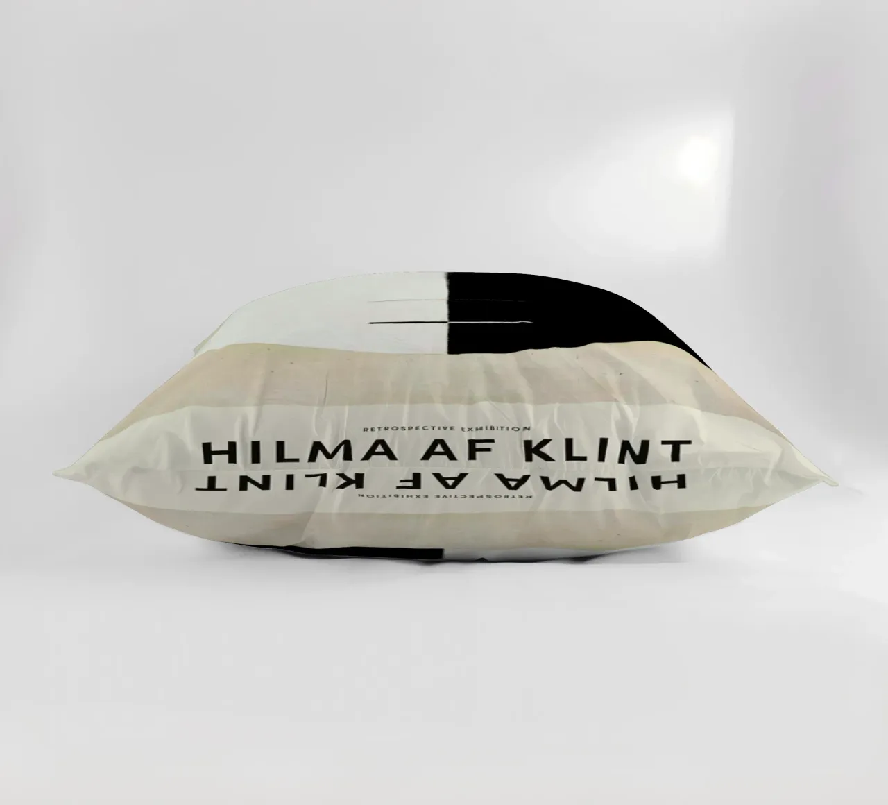 Hilma af Klint - Buddha's Standpoint in the Earthly Life cuscino da Vintage by JUNIQE