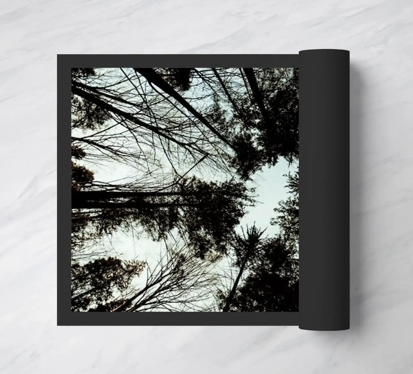 Look Up Fußmatte von Sebastian Hilgetag