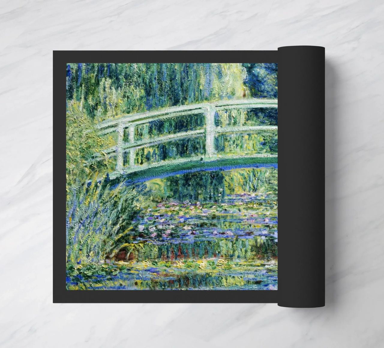 Claude Monets Seerosen und japanische Brücke Fußmatte von Monet Art Prints