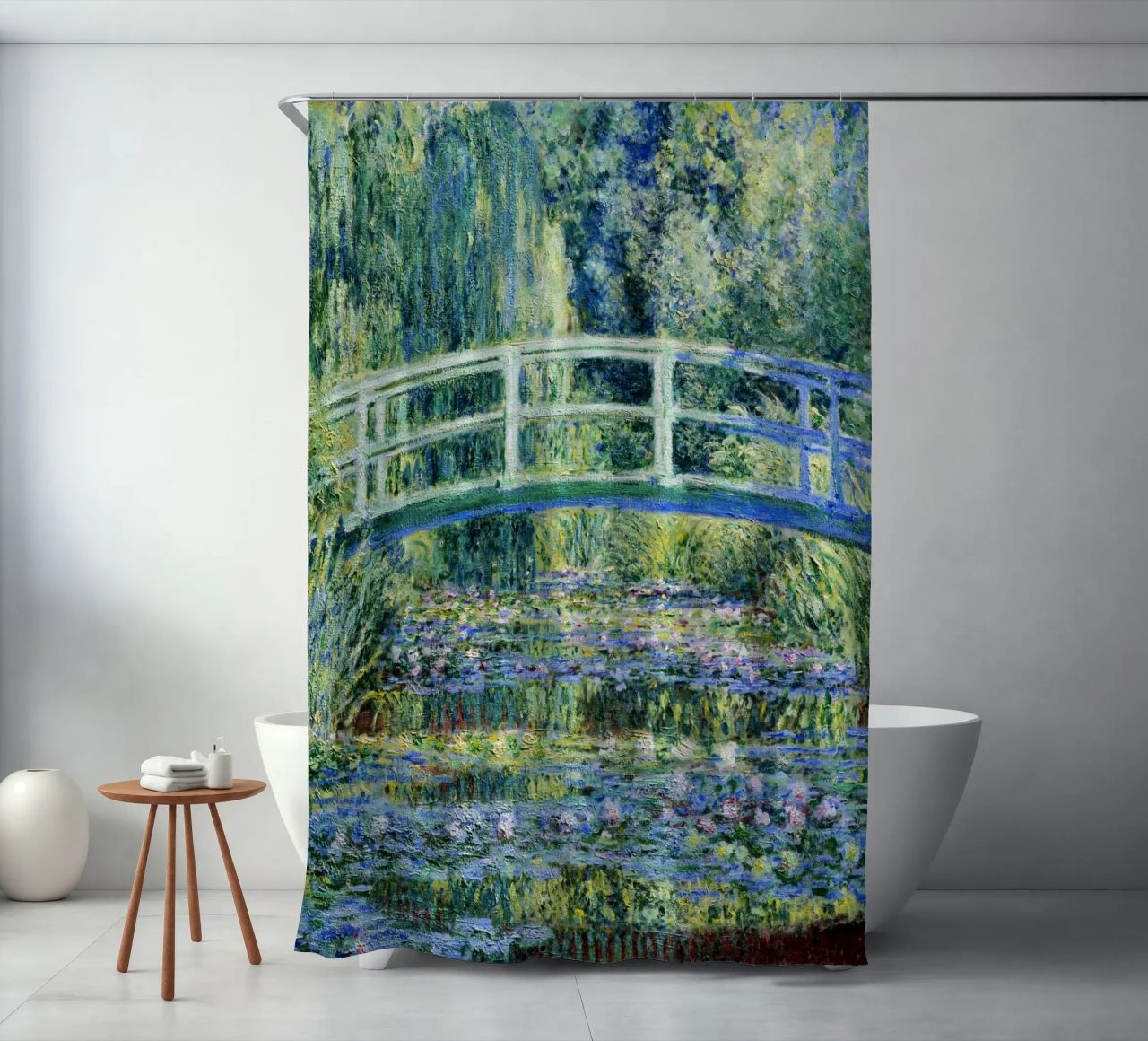 Claude Monets Seerosen und japanische Brücke Duschvorhang von Monet Art Prints