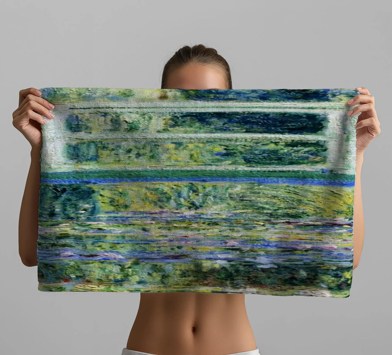 Claude Monets Seerosen und japanische Brücke Handtuch von Monet Art Prints