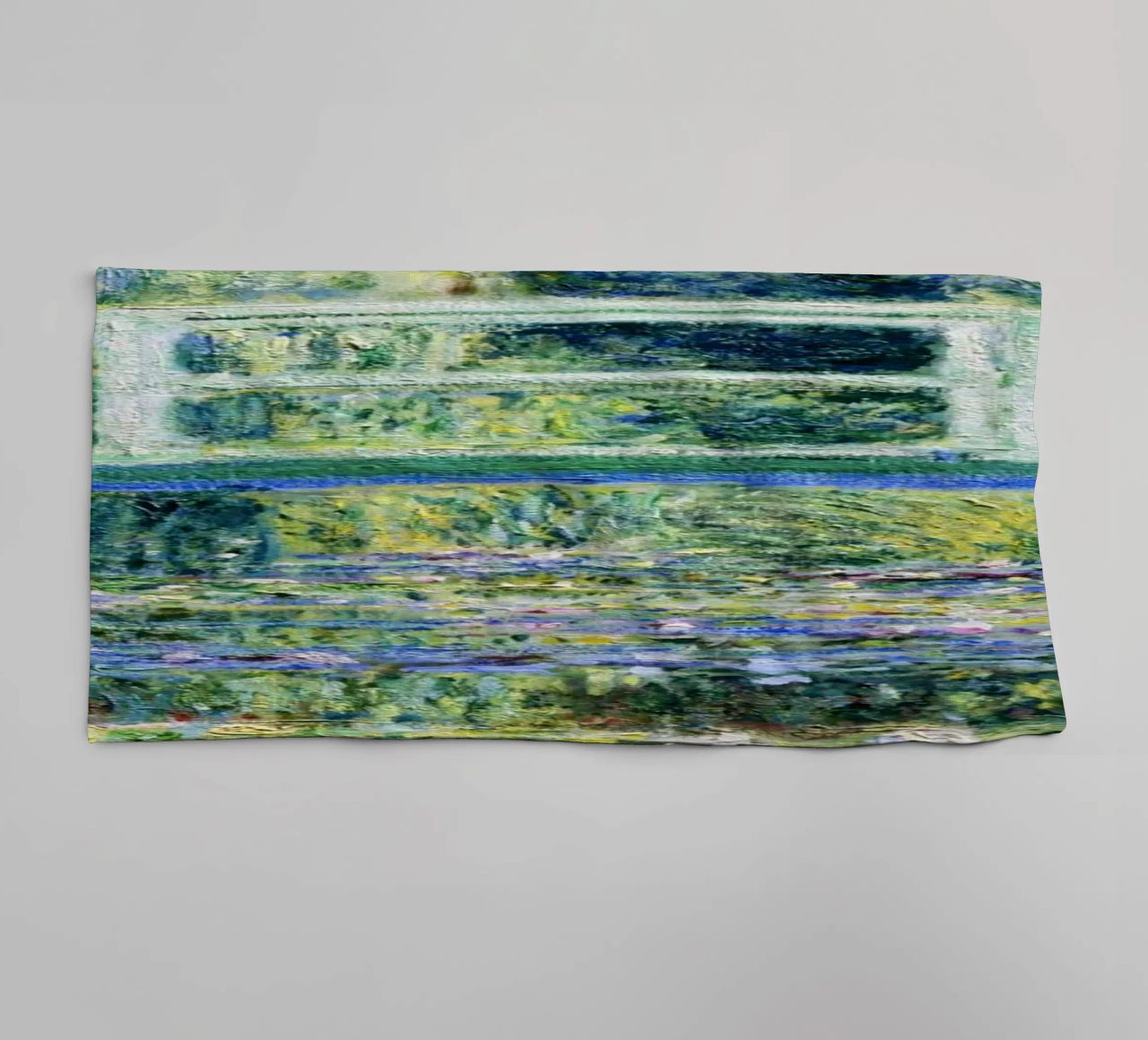 Claude Monets Seerosen und japanische Brücke Handtuch von Monet Art Prints