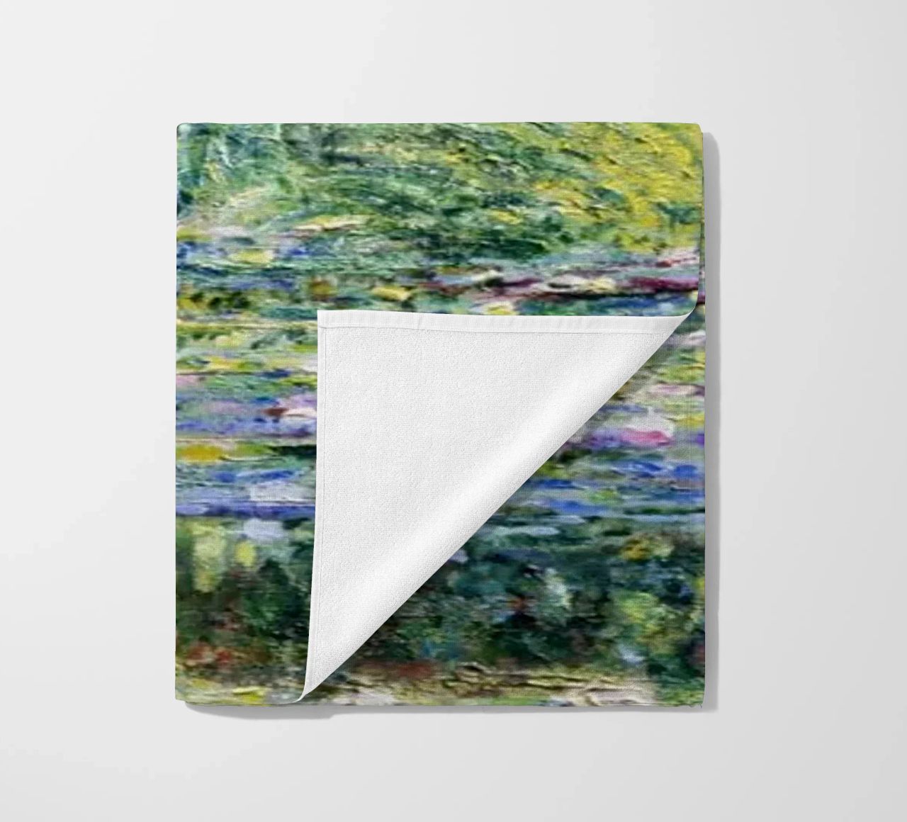 Claude Monets Seerosen und japanische Brücke Strandtuch von Monet Art Prints