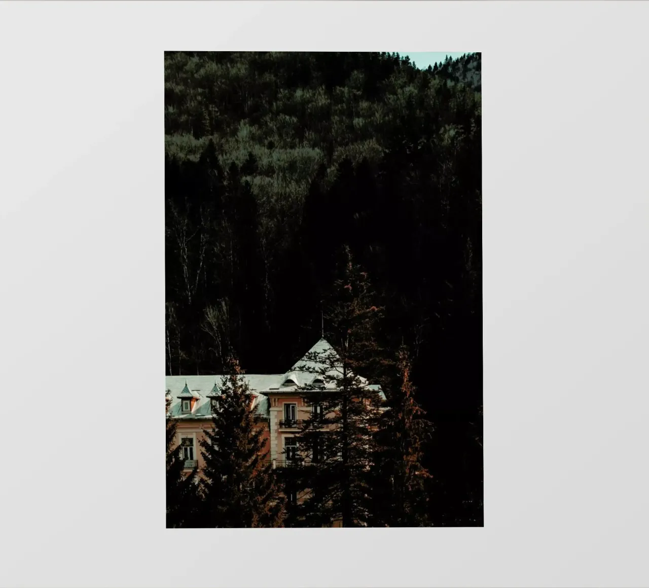 Idyllic House In The Woods II pellicola backlit da Sebastian Hilgetag