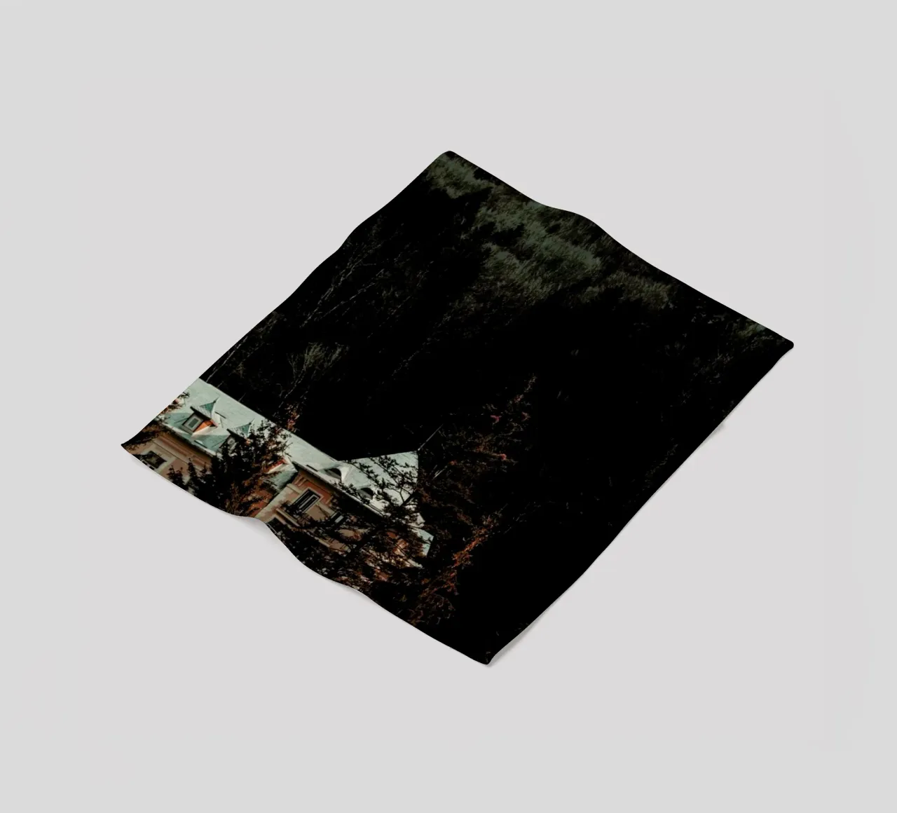 Idyllic House In The Woods II coperta in pile da Sebastian Hilgetag