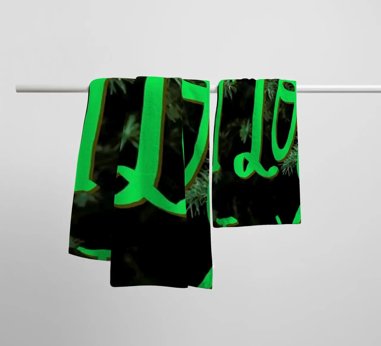 Get Lost With You toalla de baño de Leah Flores