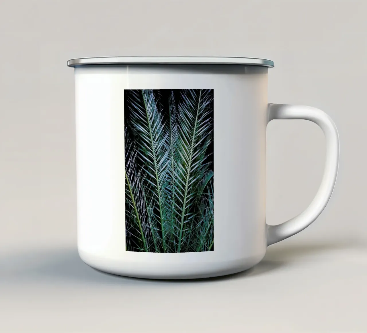 Night Heat tazza in smalto da Angelo Cerantola