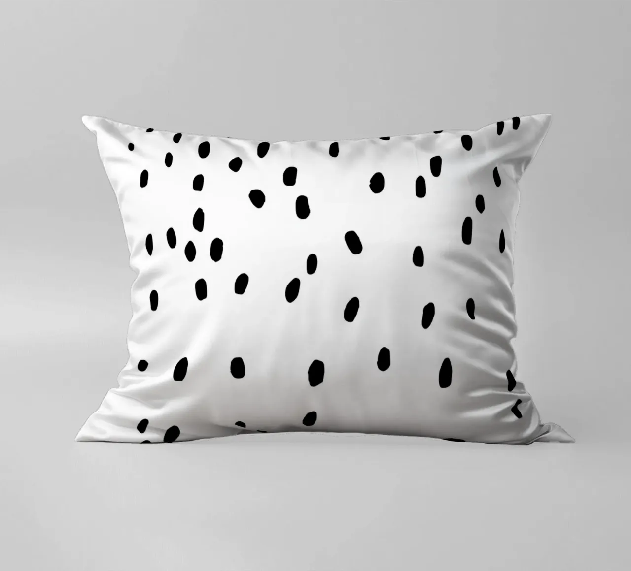 Puntini in bianco e nero cuscino da Second Canvas
