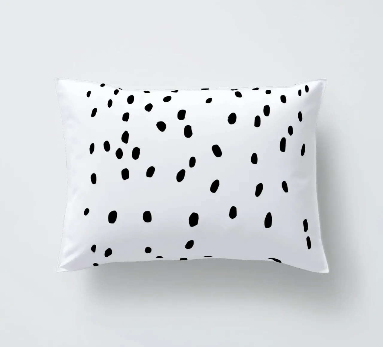 Puntini in bianco e nero cuscino da Second Canvas