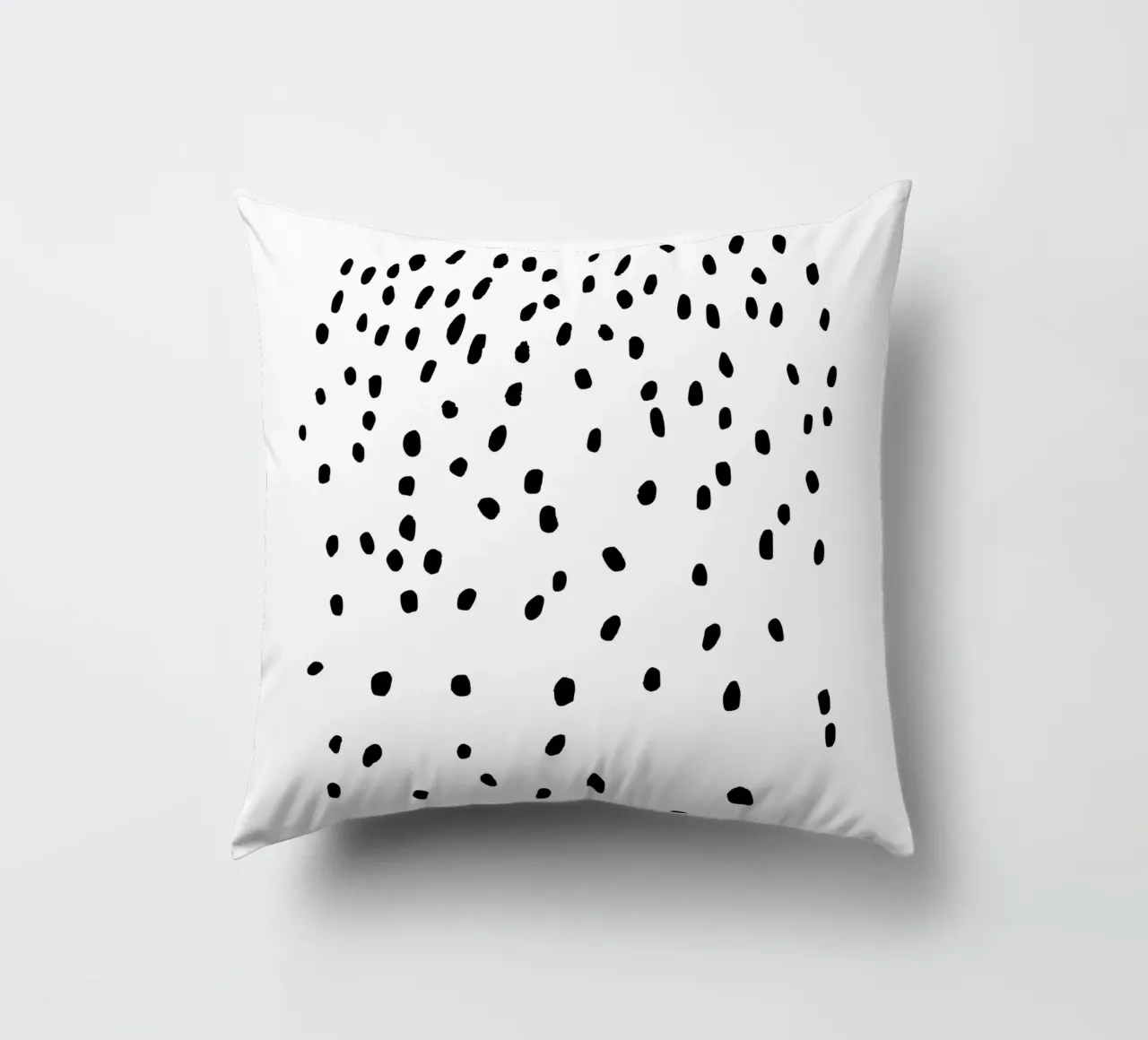 Puntini in bianco e nero cuscino da Second Canvas