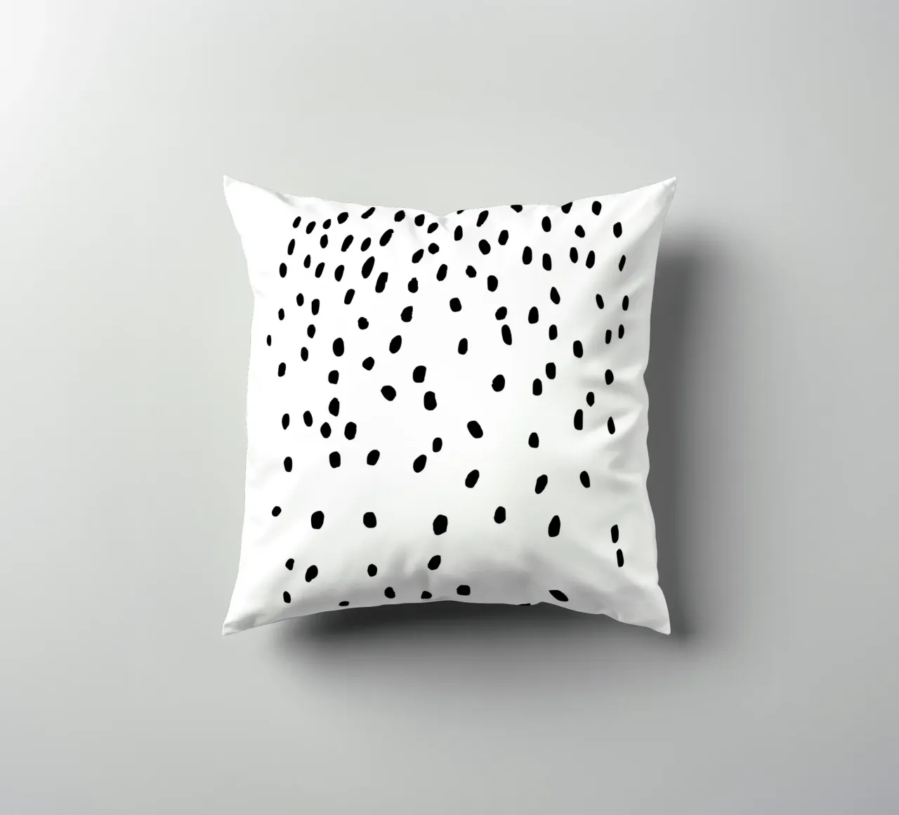 Puntini in bianco e nero cuscino da Second Canvas