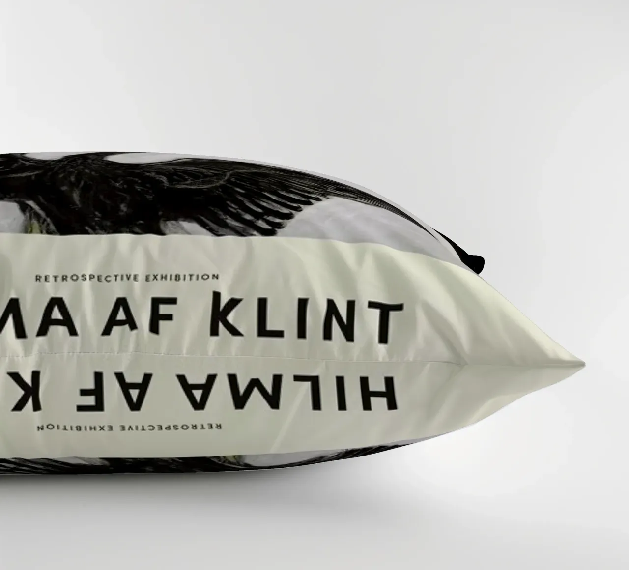 Hilma af Klint - The Swan, No. 1 cuscino da Vintage by JUNIQE