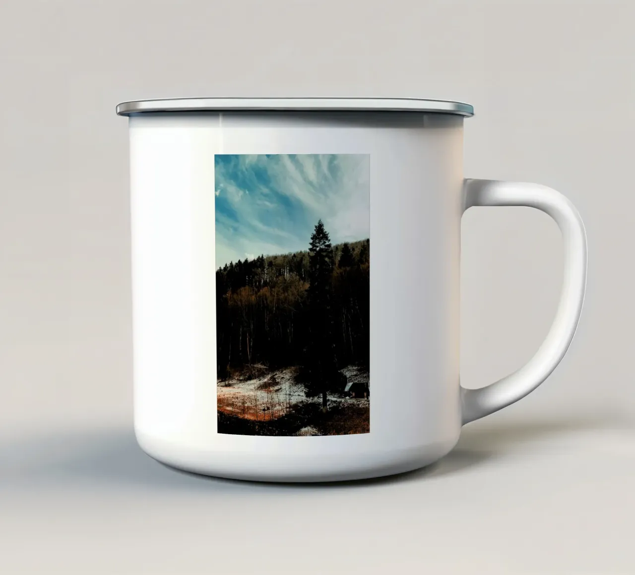 At The The Edge Of The Woods tazza in smalto da Sebastian Hilgetag