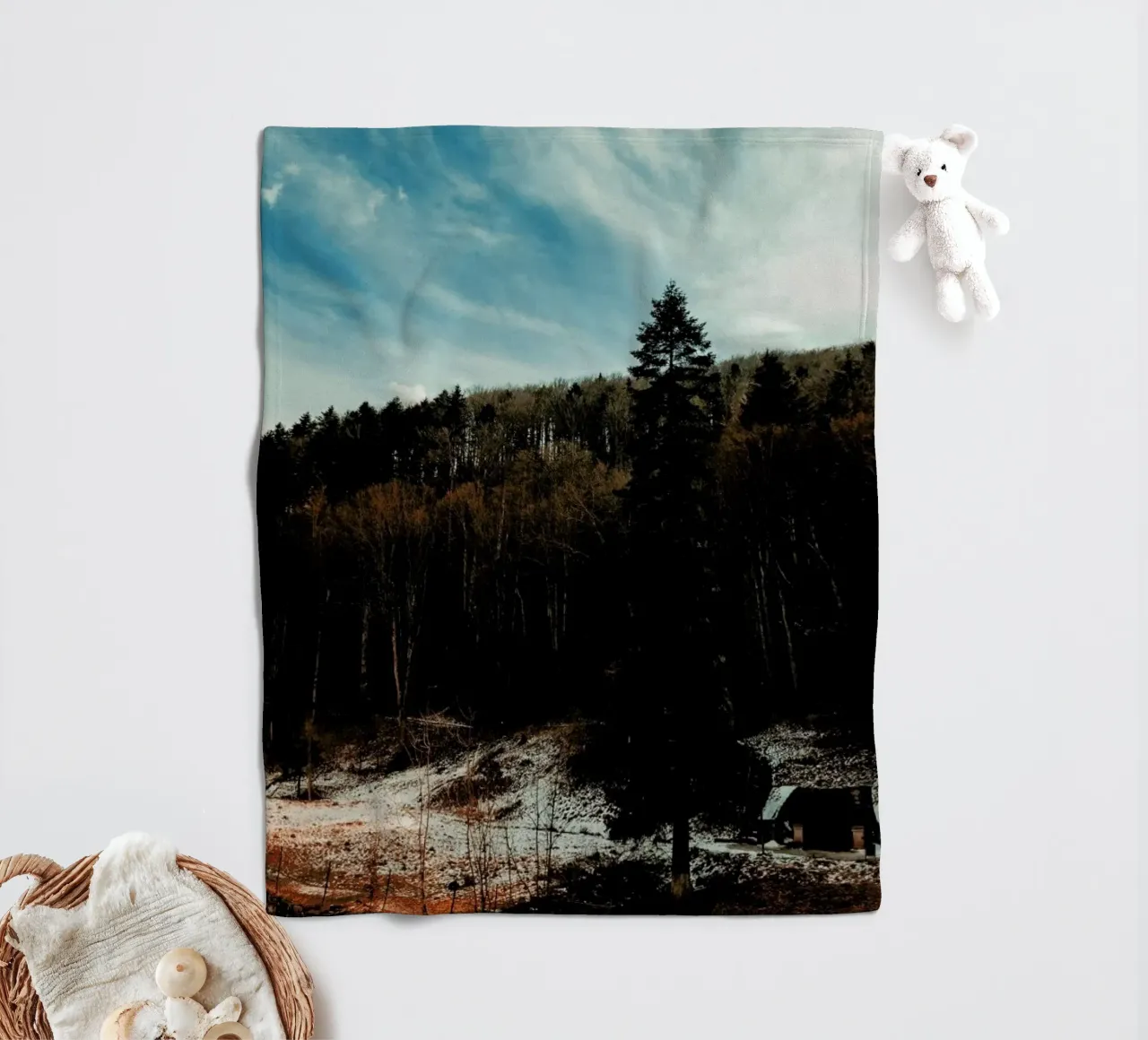 At The The Edge Of The Woods coperta in pile da Sebastian Hilgetag