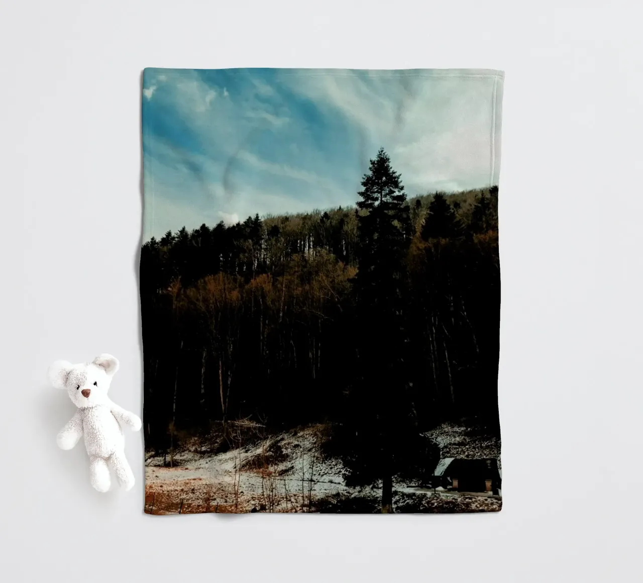At The The Edge Of The Woods coperta in pile da Sebastian Hilgetag