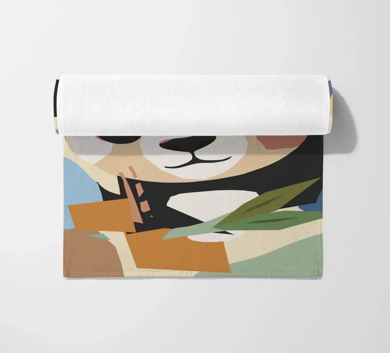 Un allegro panda in un moderno look collage telo mare da namosh